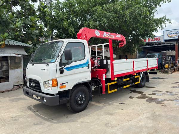 HYUNDAI W11SL GẮN CẨU UNIC 340 (3.000KG 3 - 4 - 5 KHÚC) Rạch Giá