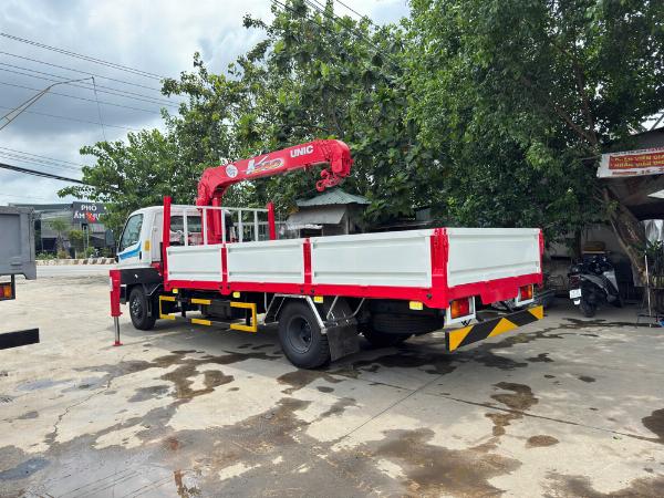 HYUNDAI W11SL GẮN CẨU UNIC 340 (3.000KG 3 - 4 - 5 KHÚC)