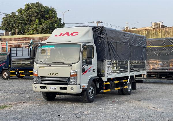 XE TẢI JAC  N650 E5 THÙNG MUI BẠT 5M2 (6.800 KG) Rạch Giá